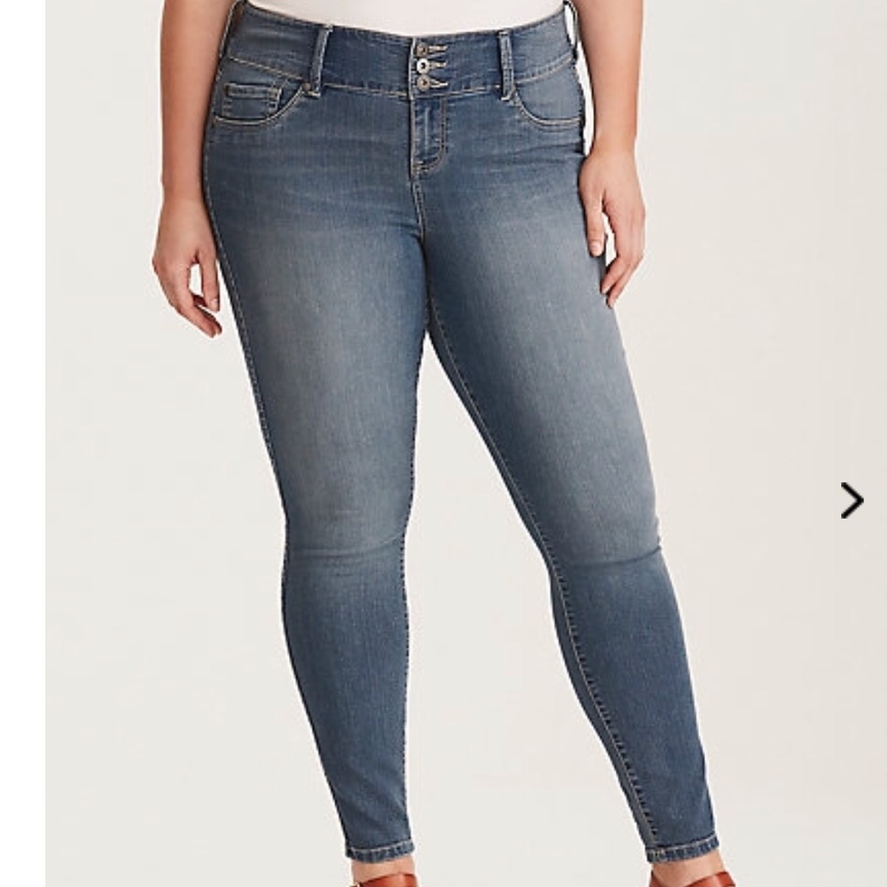 TORRID medium wash SKINNY JEGGING Plus Jeans 14R